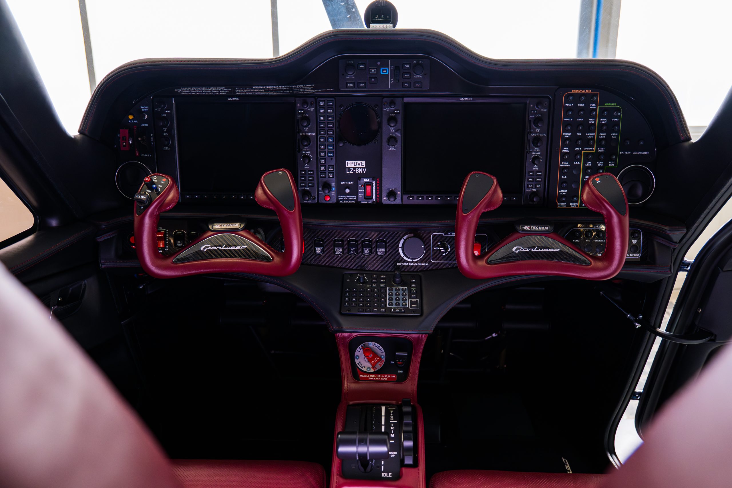 Gran Lusso RED Interior (5)